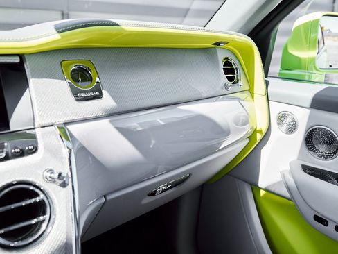 Used 2024 Rolls-Royce Cullinan image 96