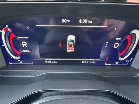 Used 2025 Nissan Pathfinder Platinum image 31