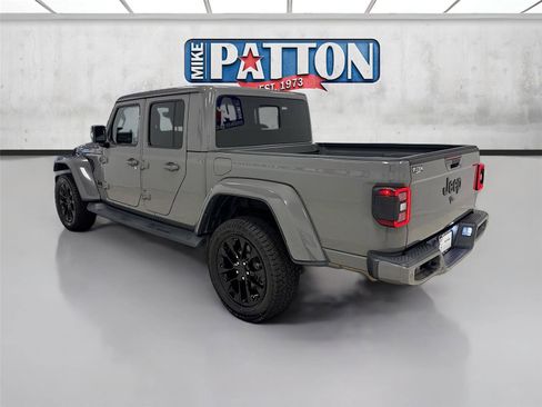 Used 2023 Jeep Gladiator Overland AWD/4WD image 5