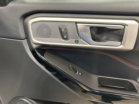 Used 2023 Ford Explorer ST-Line w/ Class IV Trailer Tow Package image 31