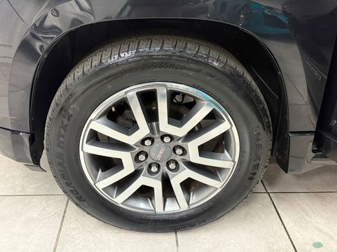 Used 2013 GMC Acadia Denali image 41