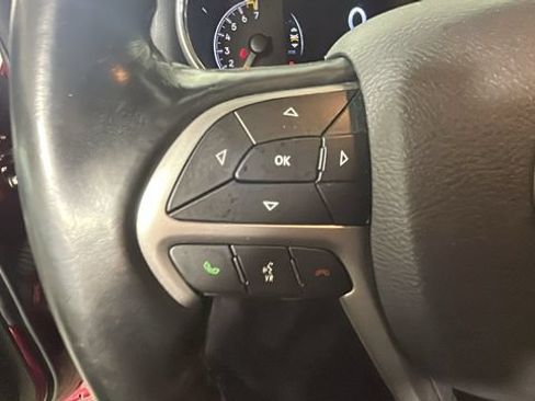 Used 2020 Jeep Grand Cherokee Altitude AWD/4WD image 16