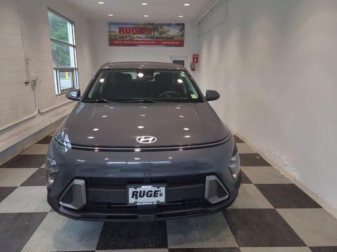 Used 2024 Hyundai Kona SE AWD/4WD image 7