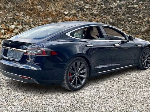 Used 2015 Tesla Model S P85D image 2