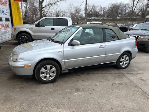 Used 2002 Volkswagen Cabrio GLX FWD image 10