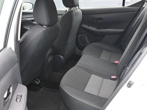 Used 2024 Nissan Sentra SV FWD image 17