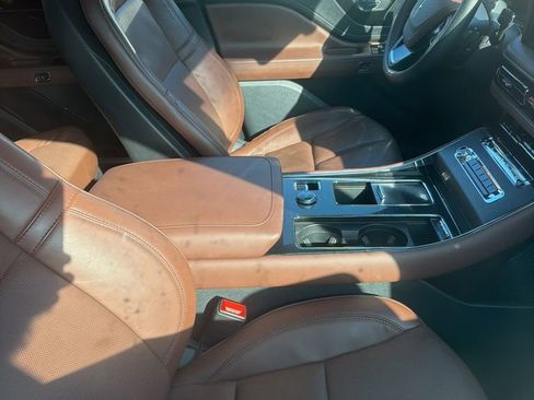 Used 2025 Lincoln Aviator Reserve w/ Illumination Package image 12