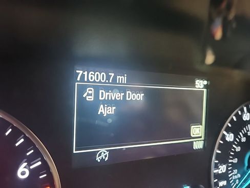 Used 2022 Ford EcoSport SE w/ SE Convenience Package image 5