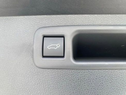 New 2026 Toyota Highlander Platinum AWD/4WD image 13