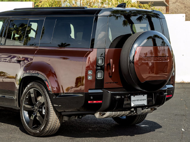 New 2026 Land Rover Defender 130 X-Dynamic SE AWD/4WD image 10