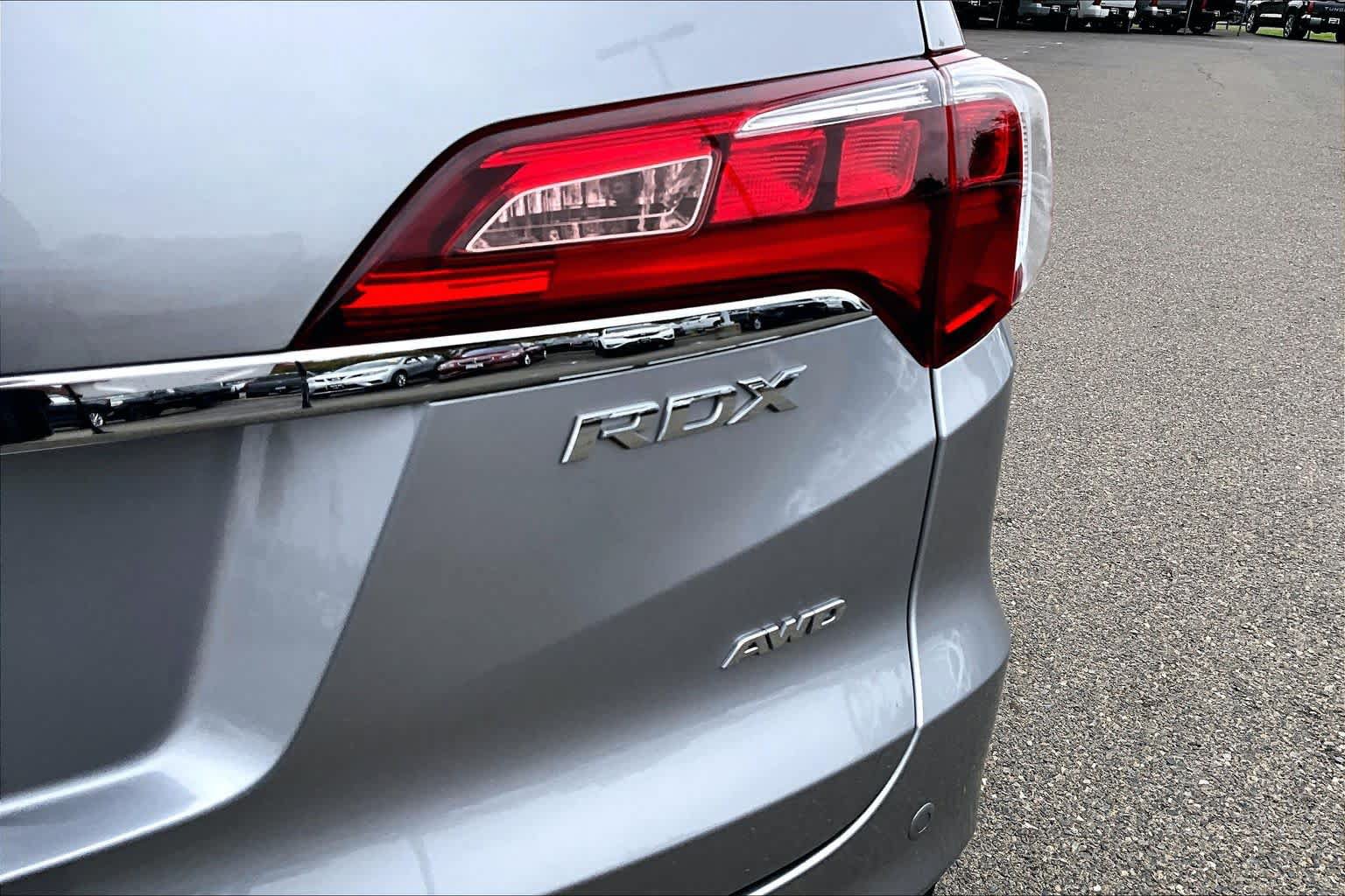 Used 2017 Acura RDX w/ Advance Package AWD/4WD image 9