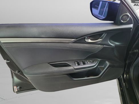 Used 2018 Honda Civic EX image 6