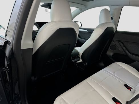 Used 2024 Tesla Model Y Long Range image 29