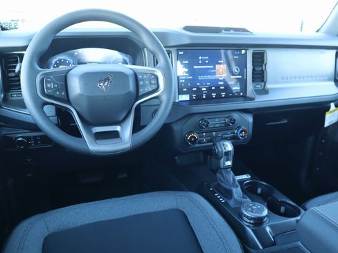 New 2025 Ford Bronco 4-Door image 2