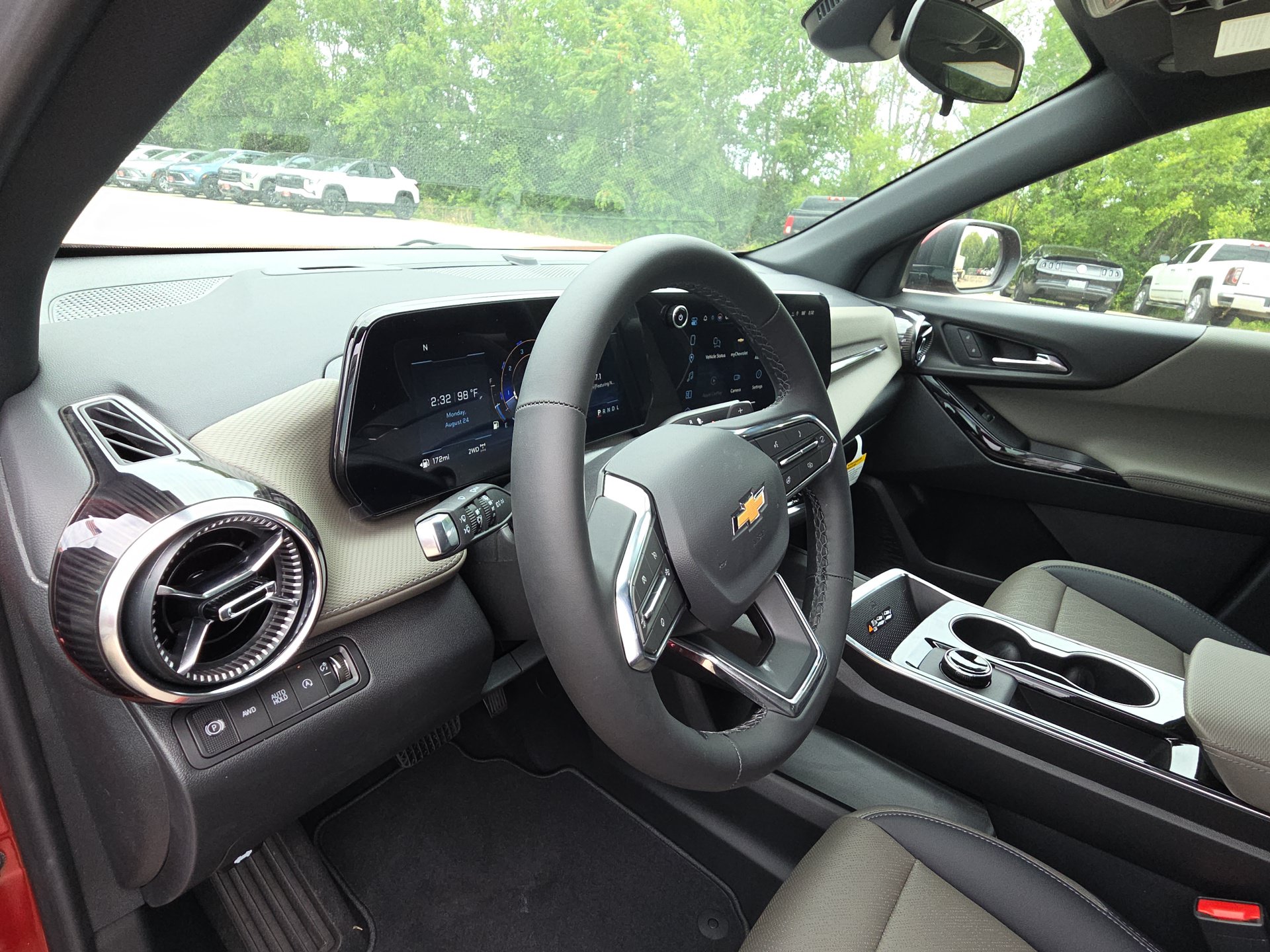 New 2027 Chevrolet Equinox LT w/ Convenience Package II AWD/4WD image 14