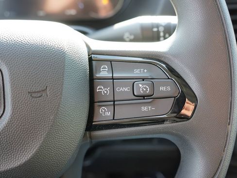 Used 2025 RAM ProMaster 2500 w/ Crew Van Package image 28