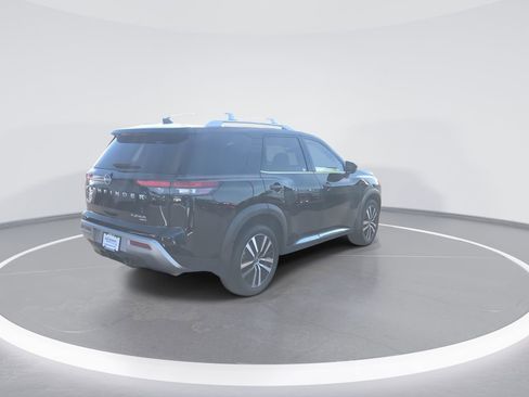 Used 2024 Nissan Pathfinder Platinum w/ Cargo Package image 8