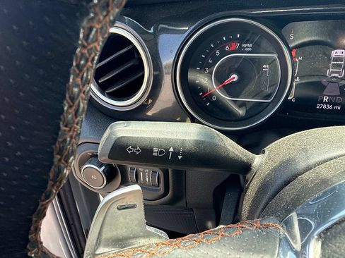 Used 2022 Jeep Wrangler Unlimited Rubicon AWD/4WD image 30