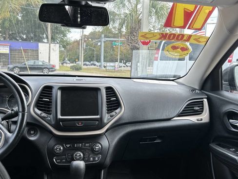 Used 2017 Jeep Cherokee 75th Anniversary image 19