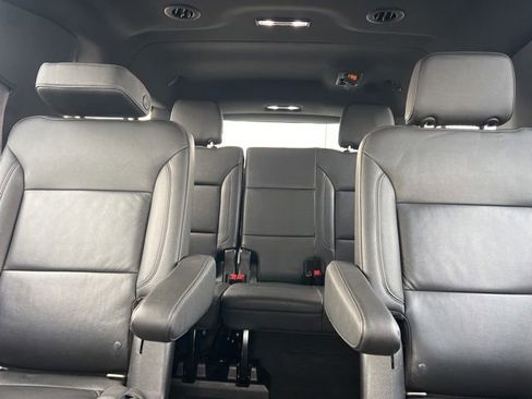 Used 2022 Chevrolet Suburban Z71 image 29