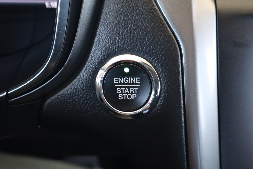 Used 2017 Ford Fusion SE w/ Fusion SE Technology Package FWD image 22