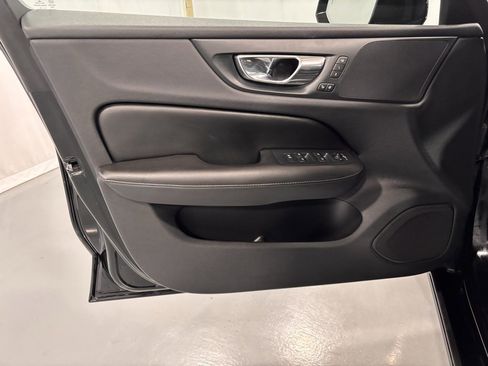 Used 2019 Volvo S60 T5 Momentum w/ Premium Package image 15