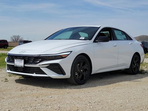 New 2026 Hyundai Elantra SEL Sport Premium FWD image 5