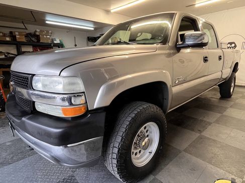 Used 2002 Chevrolet Silverado 2500 LS w/ Electrical Convenience Pkg image 8