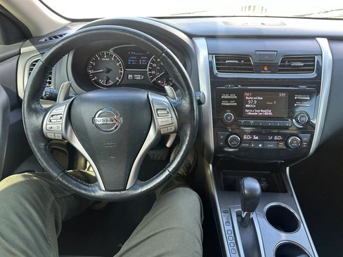 Used 2014 Nissan Altima 3.5 SL FWD image 5