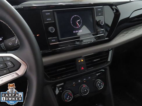 Certified 2024 Volkswagen Taos S w/ MDO Package image 18