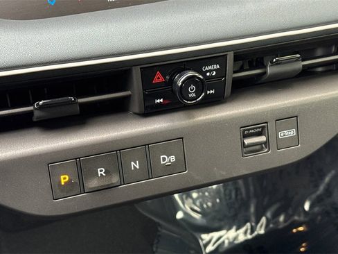 New 2026 Nissan Leaf image 17