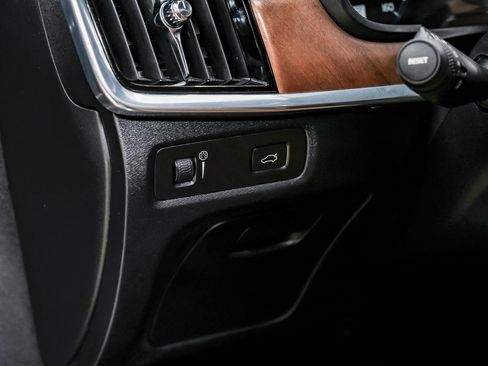 Used 2017 Volvo S90 T6 Inscription w/ Vision Package image 34