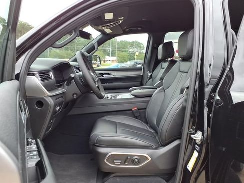 New 2026 Jeep Grand Wagoneer Limited AWD/4WD image 13