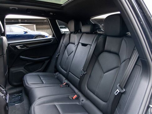 Certified 2025 Porsche Macan image 42