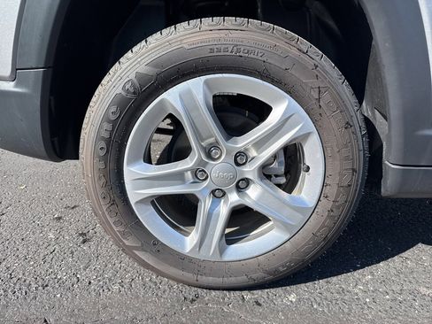 Used 2023 Jeep Compass Latitude w/ Convenience Group image 20