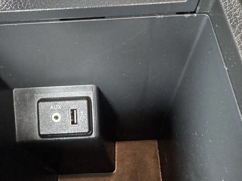 Used 2018 Nissan Sentra SR w/ SR Midnight Edition Package image 21