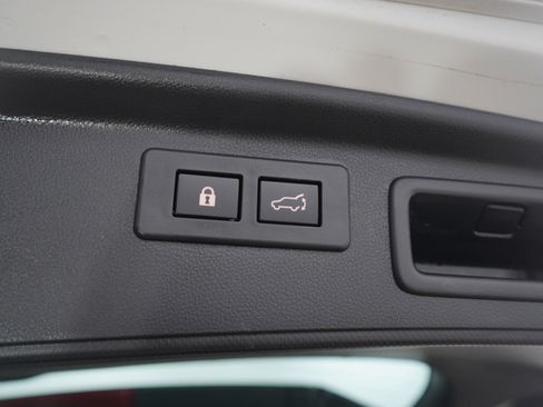 Used 2023 Subaru Forester Touring image 11