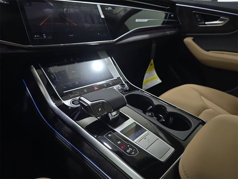 New 2025 Audi Q8 Premium Plus image 24