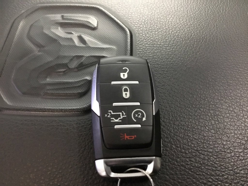 Used 2024 RAM 1500 Laramie AWD/4WD image 11