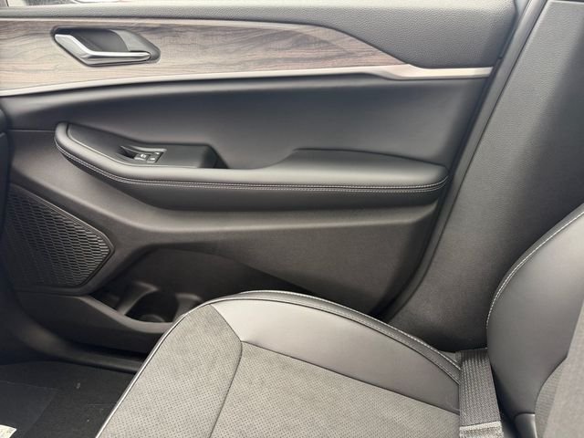 New 2026 Jeep Grand Cherokee Altitude AWD/4WD image 19