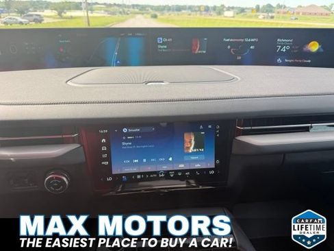 Used 2025 Lincoln Navigator Reserve AWD/4WD image 38