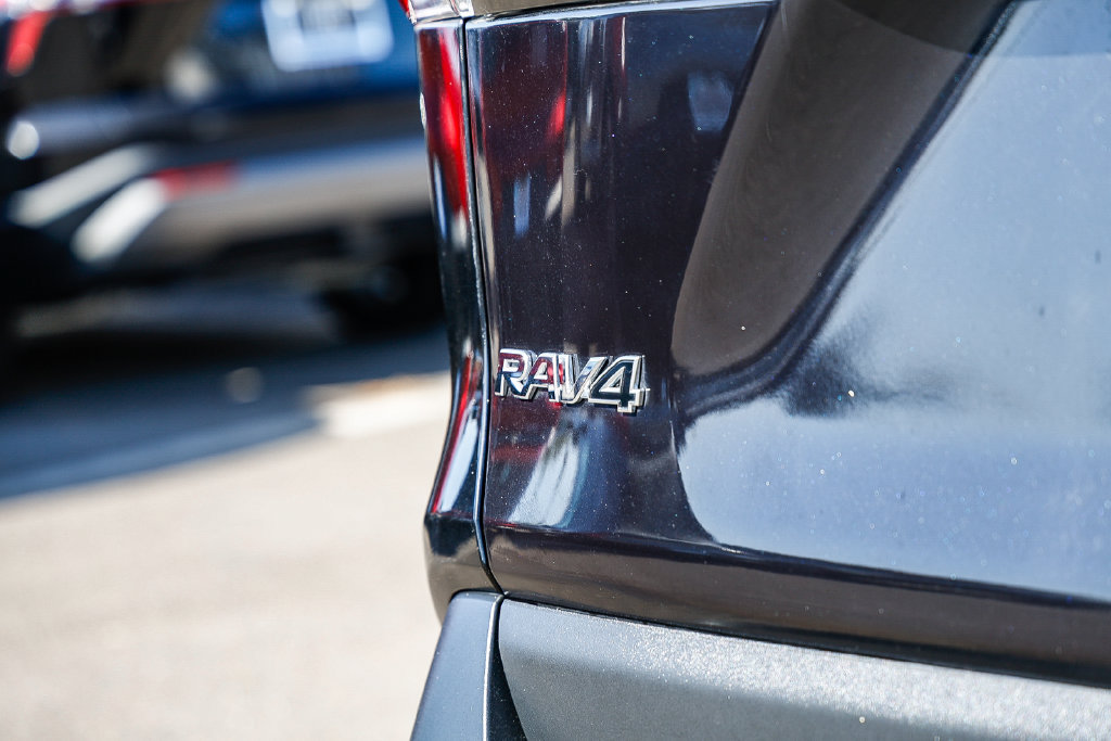 Used 2022 Toyota RAV4 XLE AWD/4WD image 13