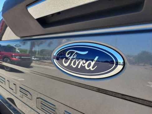 Used 2022 Ford F250 Lariat w/ Chrome Package AWD/4WD image 8
