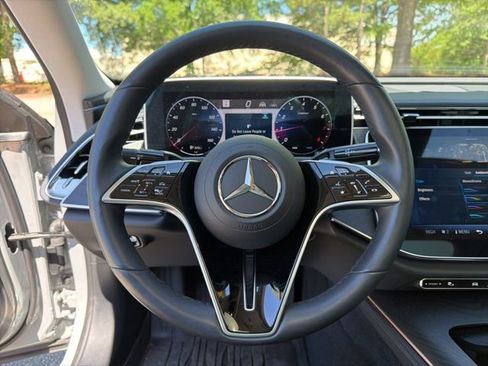 Used 2024 Mercedes-Benz E 350 4MATIC Sedan image 13