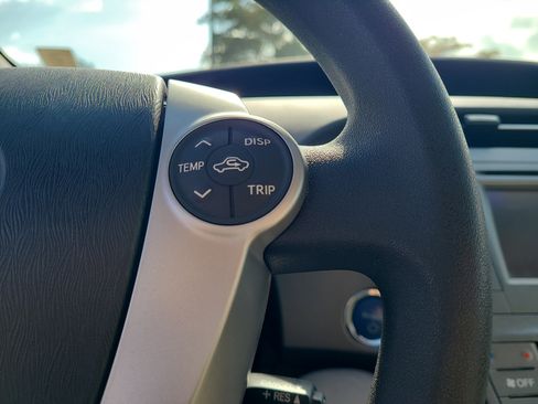 Used 2015 Toyota Prius Four image 23