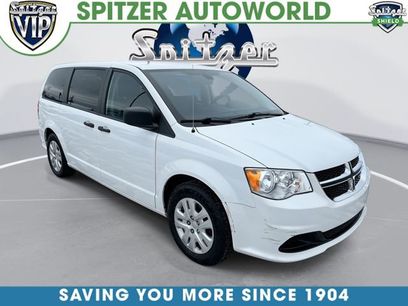 Used 2019 Dodge Grand Caravan SE w/ UConnect Hands-Free Group