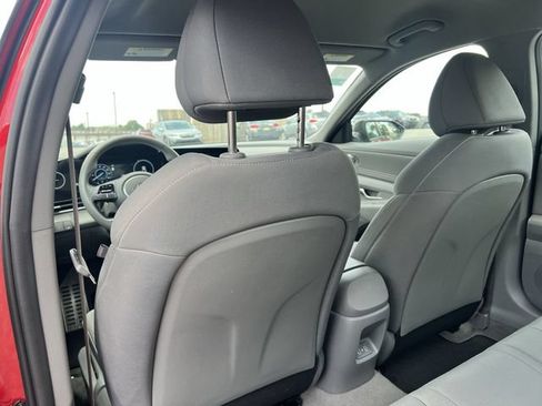 Certified 2025 Hyundai Elantra SEL FWD image 35