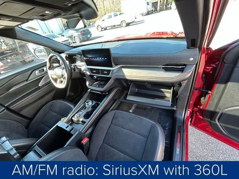 Used 2025 Ford Explorer ST image 27