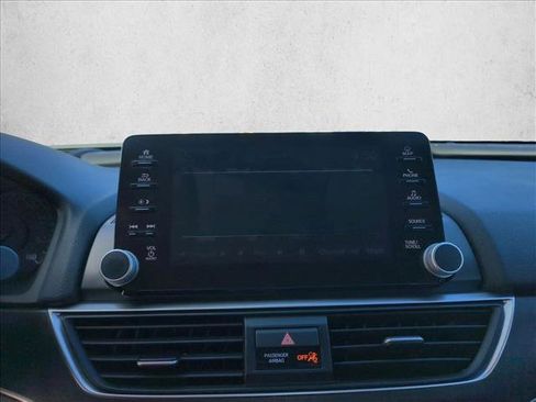 Used 2018 Honda Accord Touring image 14