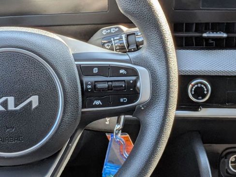 Used 2024 Kia Sportage LX image 17